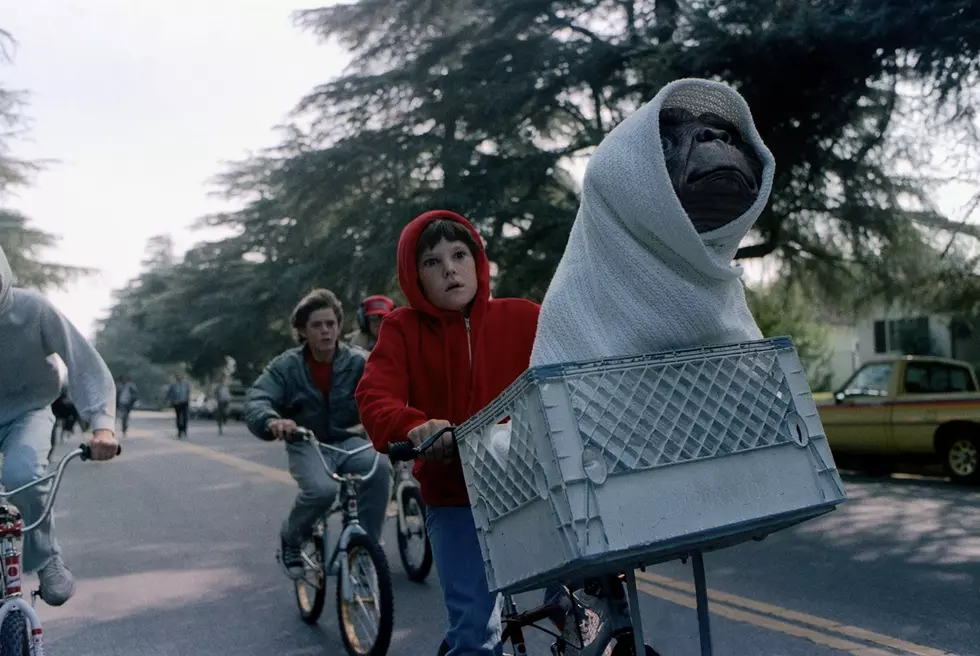 Steven Spielberg Regrets Replacing ‘E.T.’s Guns With Walkie Talkies